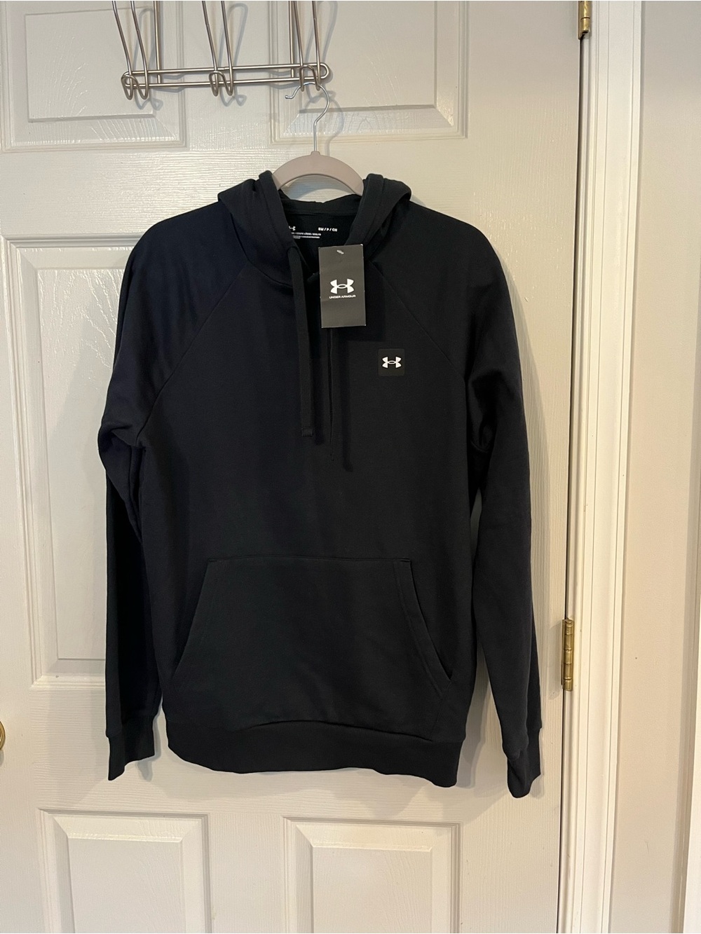 #108 Under Armour Women’s Black Pullover Hoodie New Loose Small